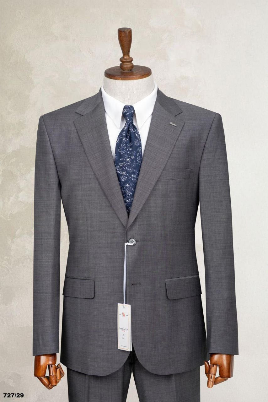 Elegant Men’s Grey Suit